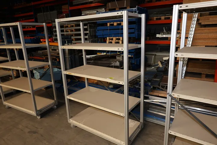1 x Rollregal / Transportwagen Maße: 129 x 68 x 200 cm